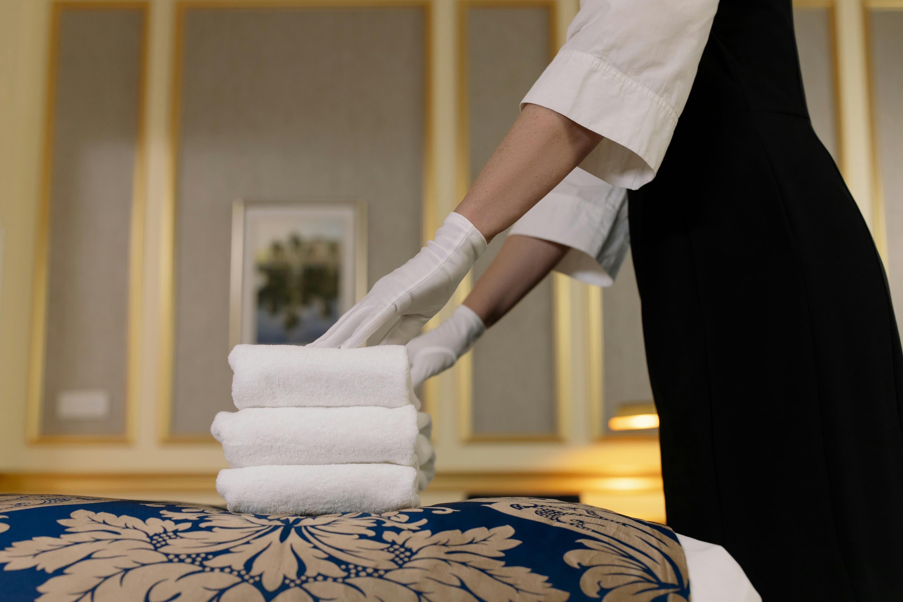 Hospitality Laundry Service 101: What Hotels and Resorts Get Wrong When Managing Linen In-House